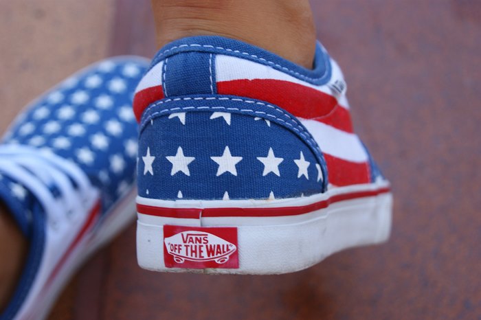 Бирка на кедах Vans сзади
